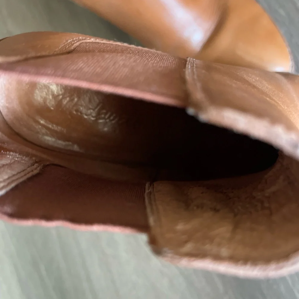 Madewell Regan Chelsea Leather Booties